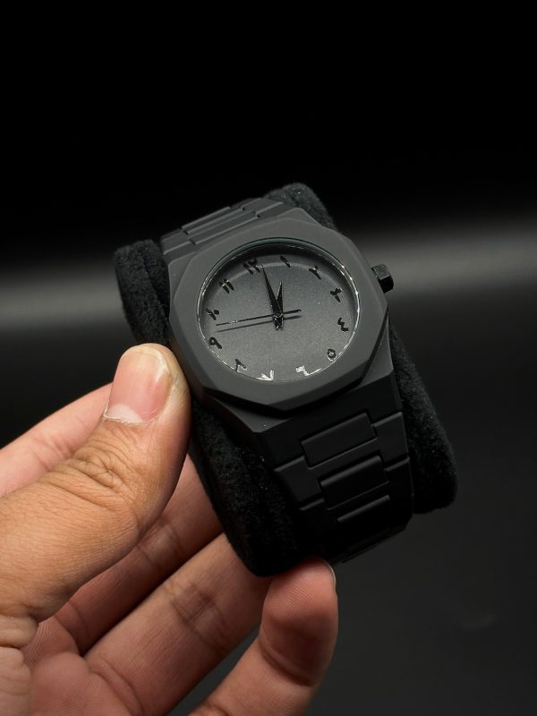 Black Aura Quartz Analog Watch